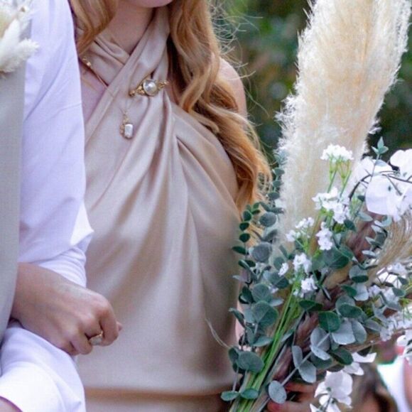 10k Yellow Gold Antique Mabe Pearl Brooch Blister Pearl and Leaves Foliage 6.3g - Picture 2 of 12